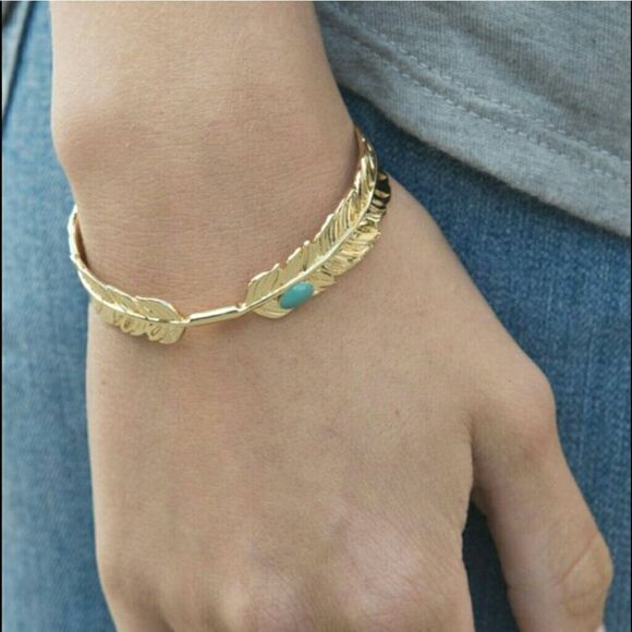 New Jewelmint hummingbird cuff bracelet - Picture 2 of 2
